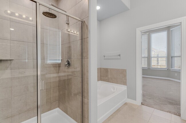 Building Photo - Harvest 1020