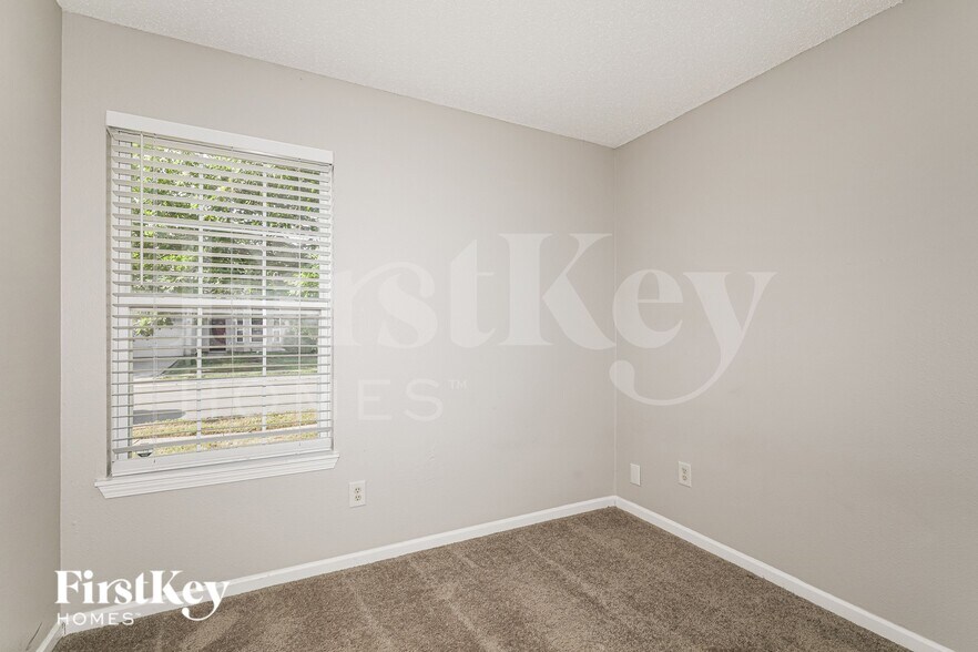 Building Photo - 9762 Trail Dr