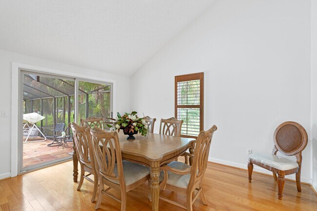 Building Photo - 2626 SE Erickson Dr