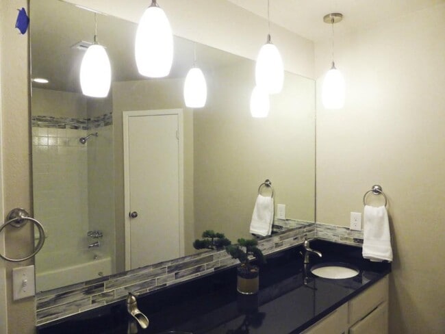 Building Photo - 13169 Mill Stone Dr