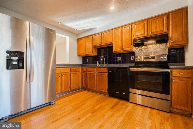 Building Photo - 2911 Montauk Ct
