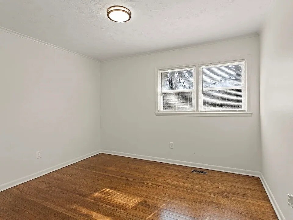 Building Photo - 407 Yardley Ct