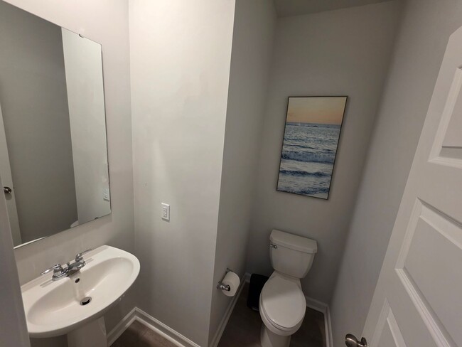 Building Photo - New Build 3 Bed/ 2.5 Bath Townhome Off Cen...