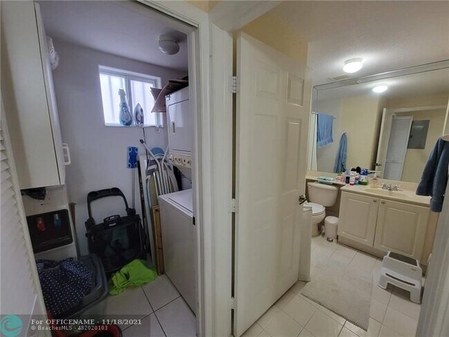 Building Photo - 7260 NW 174th Terrace