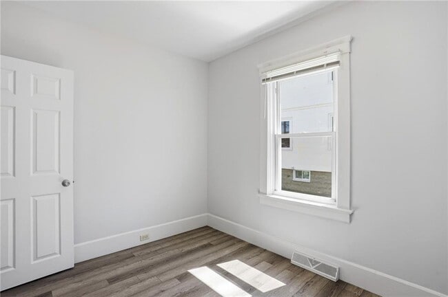 Building Photo - 1009 Willett Ave
