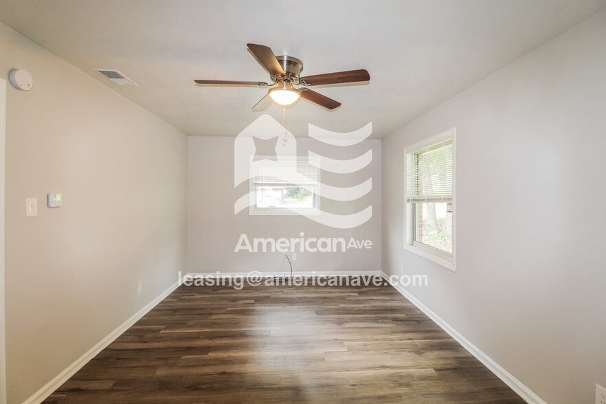 Building Photo - 2227 Danbury Dr