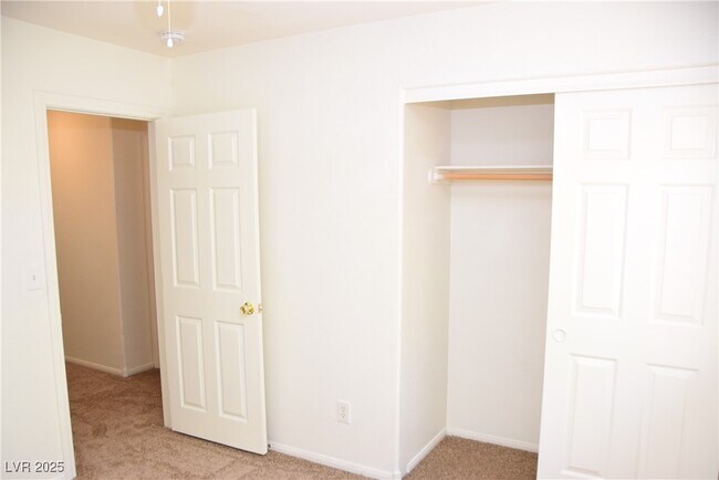 Building Photo - 7804 Wavering Pine Dr