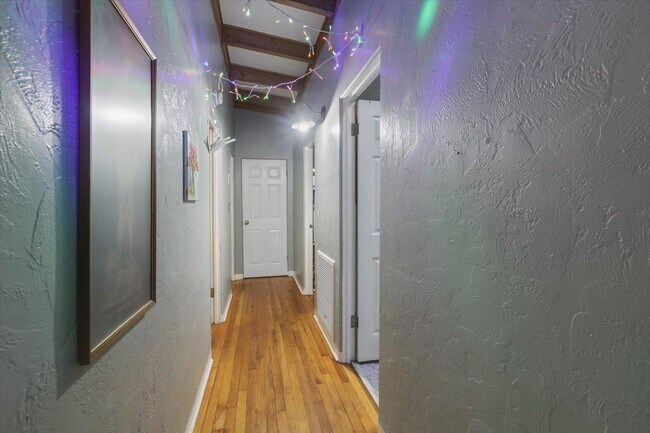 Building Photo - 1612 Hasosaw Nene