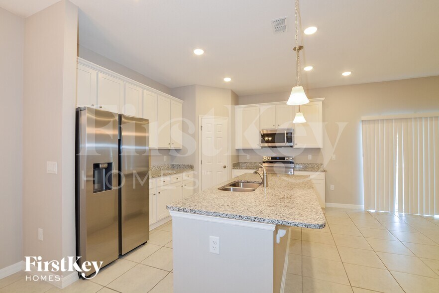 Building Photo - 1250 Ponca Rd