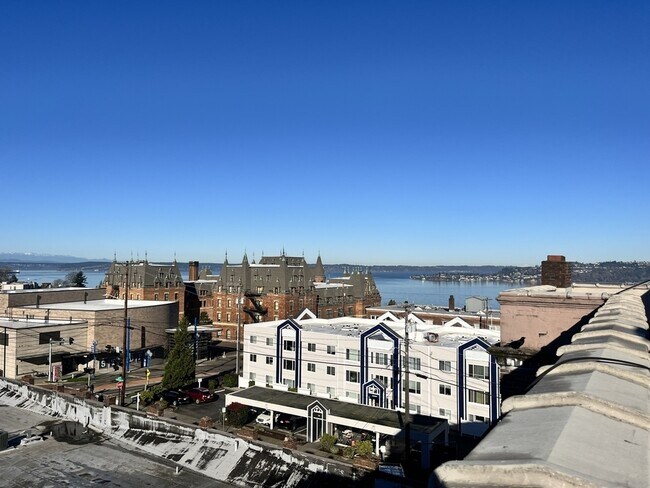 Building Photo - 16 N Broadway St