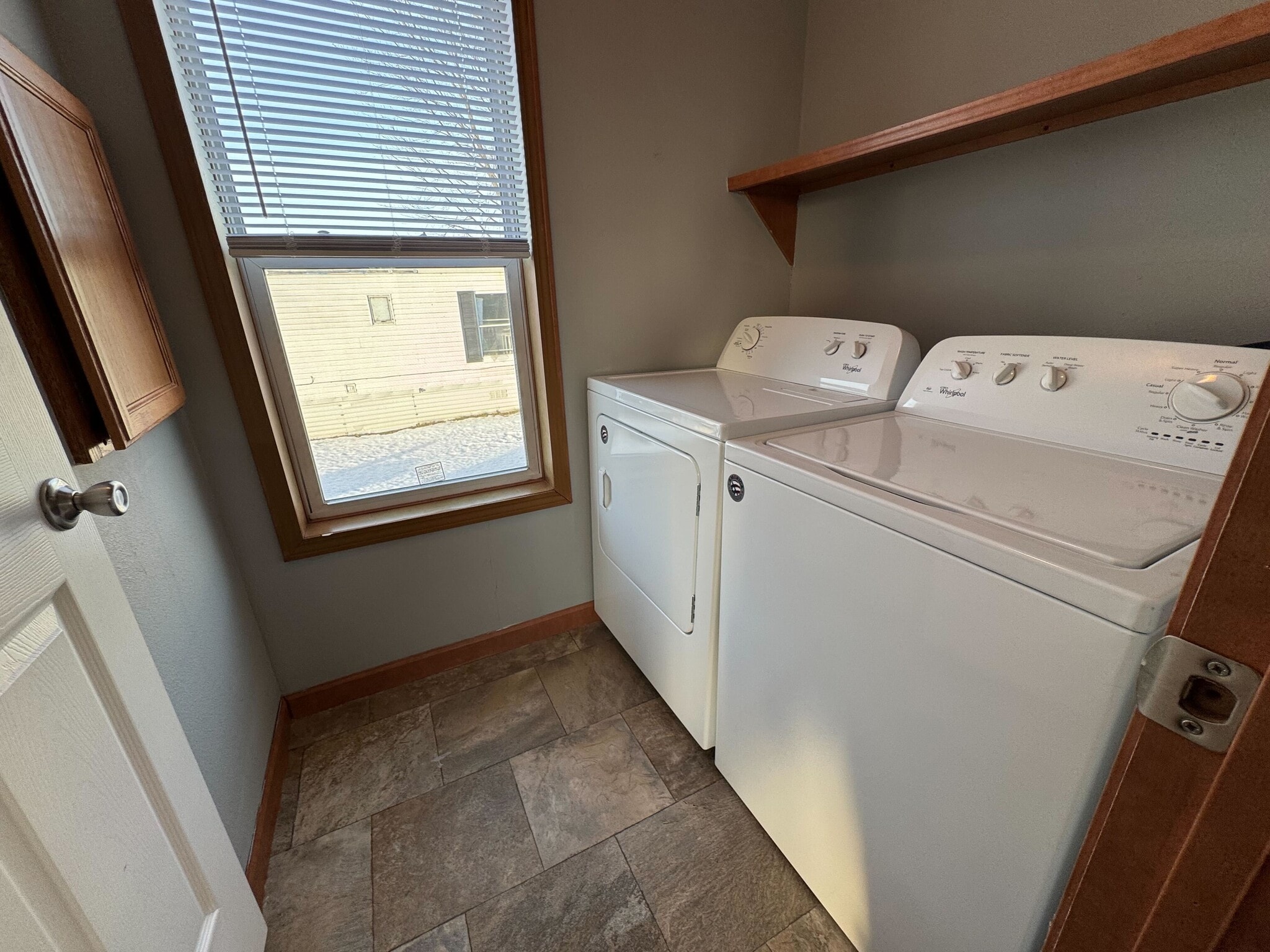 Building Photo - 2021 Lark Ln NW