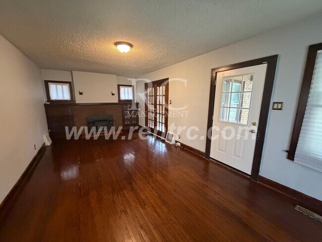Building Photo - 136 Griffin-
