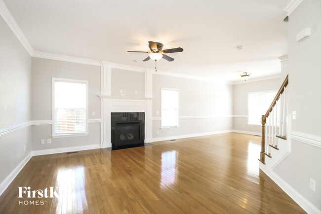 Building Photo - 6683 Knob Hill Ct