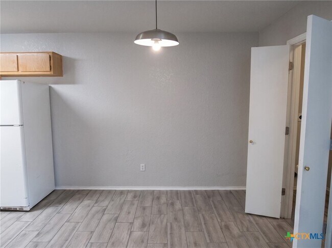 Building Photo - 2704 Edgefield St