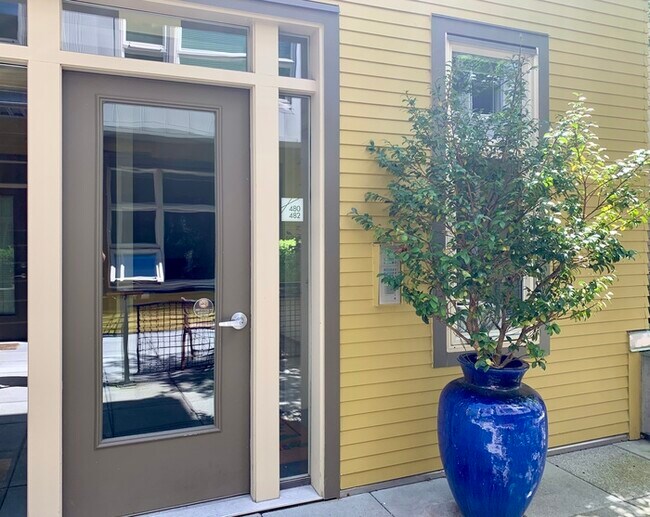 Building Photo - 2 Bedroom on Creekside with Balcony (ADA)