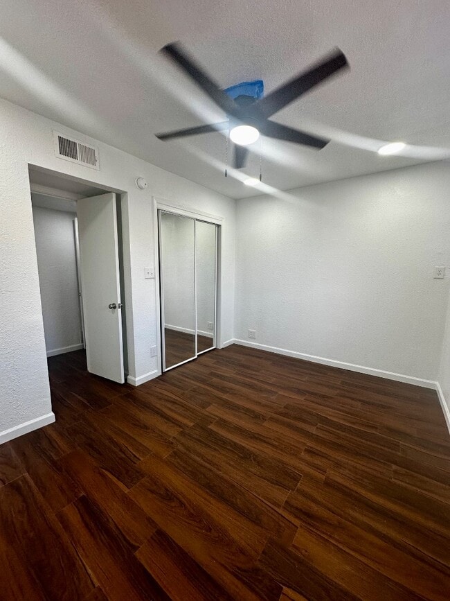 Building Photo - 704 Espolon Dr