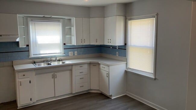 Building Photo - 4108 Woodcliffe Ave