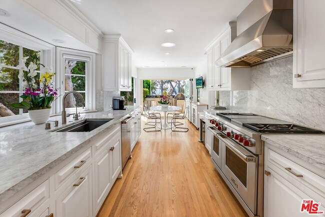 Building Photo - 797 Amalfi Dr