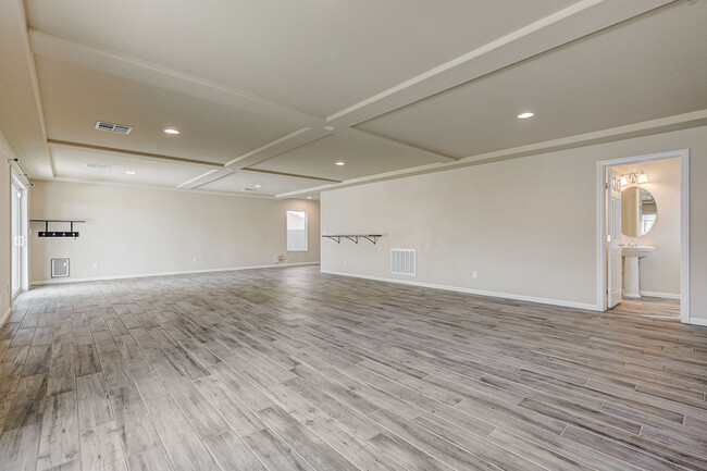 Building Photo - 706 Eros Ct