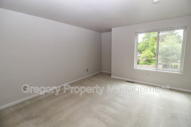 Building Photo - 9828 NE 137th St