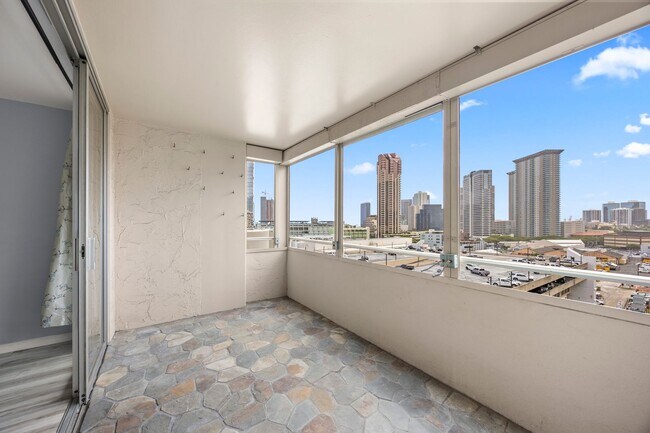 Building Photo - Beautiful 2BR/2BA Condo Close to Ala Moana & Downtown