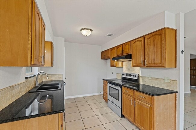 Building Photo - 1605 Morningside Dr