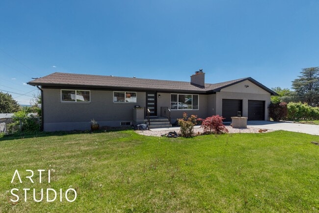 Building Photo - 983 Westwood Dr