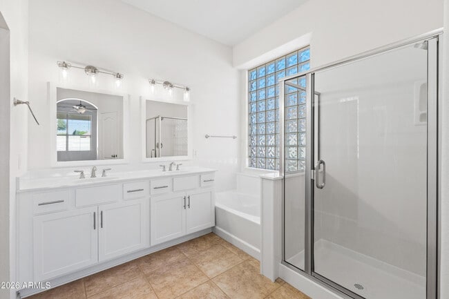 Building Photo - 6586 W Oraibi Dr