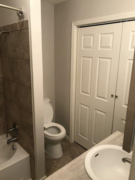 Master Bathroom - 820 Hardy Springs Cir