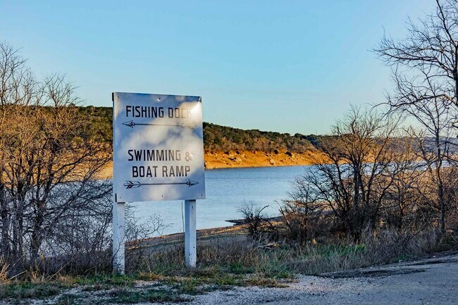Building Photo - 306 Songwood Dr