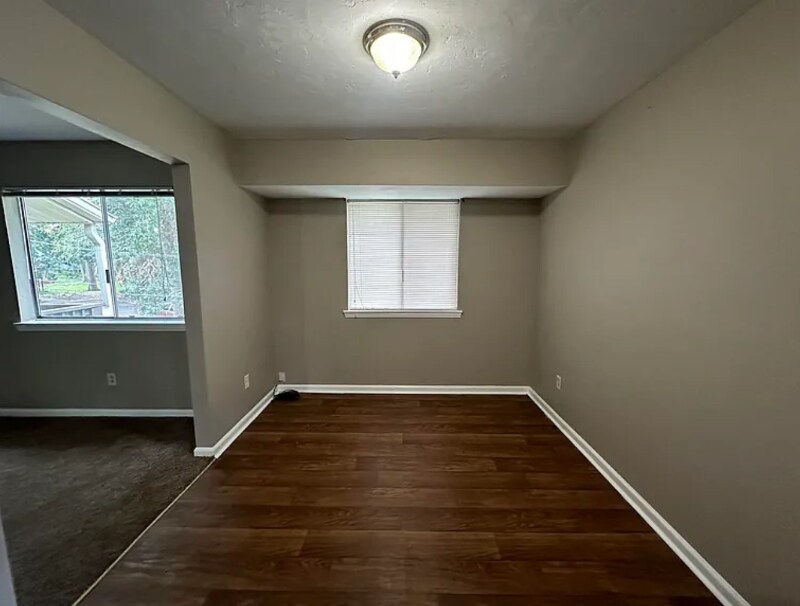 Building Photo - 1409 Shallow Brook