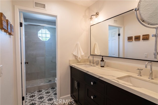 Building Photo - 6206 E Cliffway Dr