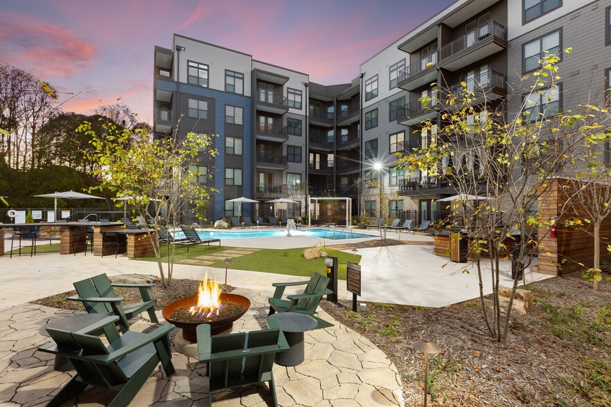 Primary Photo - NOVEL West Midtown by Crescent Communities