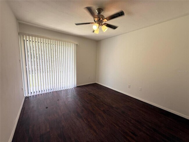 Building Photo - 421 SW 67th Terrace
