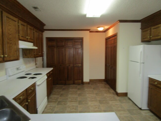 Building Photo - 1045 Cutleaf Dr