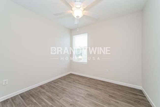 Building Photo - 540 Narnia Ct