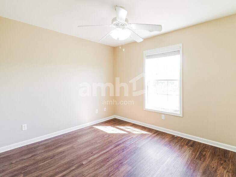 Building Photo - 205 Argo Cir