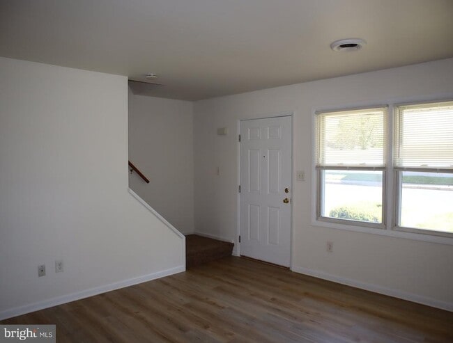 Building Photo - 1007 Kent Ave