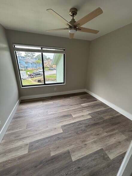 Building Photo - 114 Blue Heron Dr