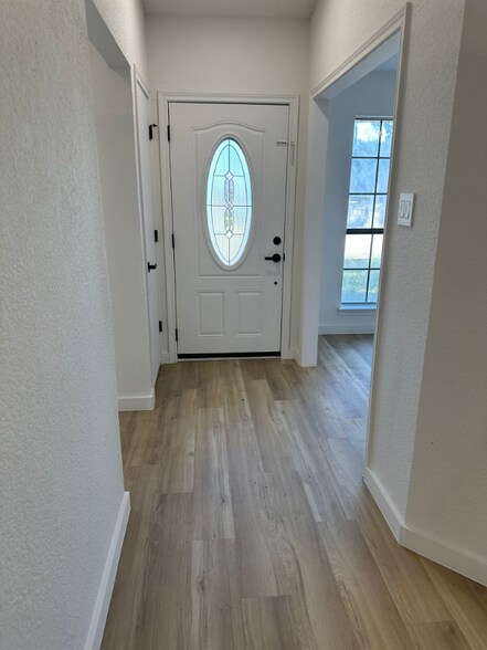 Building Photo - 301 Sheffield Dr