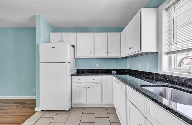 Building Photo - 800 Seaview Ave
