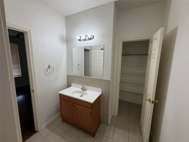 Building Photo - 18506 Carousel Creek Ct