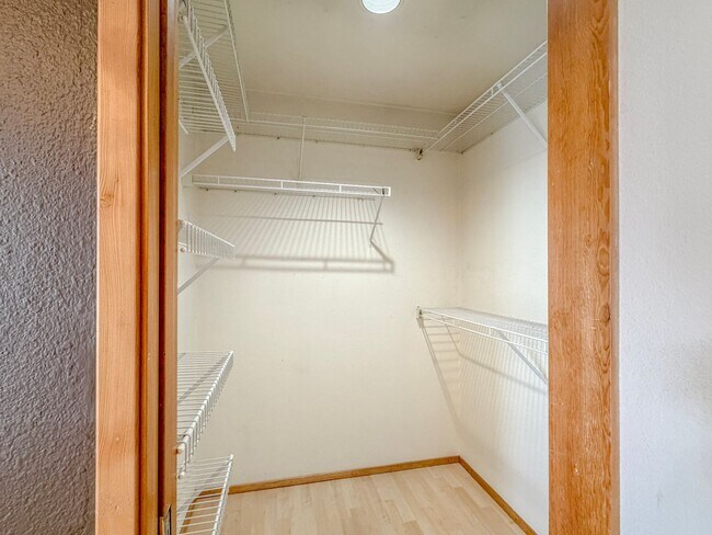 Building Photo - Quirky 1bd/1.5bth Loft Condo in West Queen Anne, $2,300/mo.