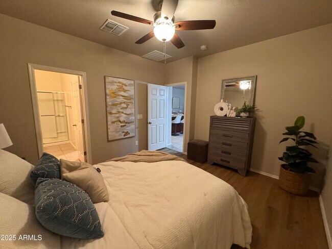 Building Photo - 4065 W Ardmore Rd