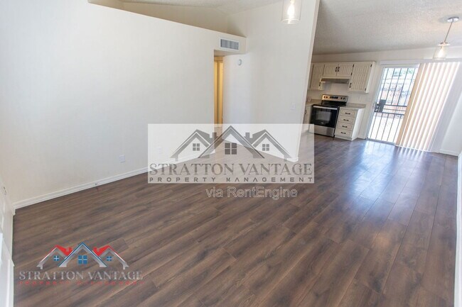 Building Photo - 3120 N 67th Ln