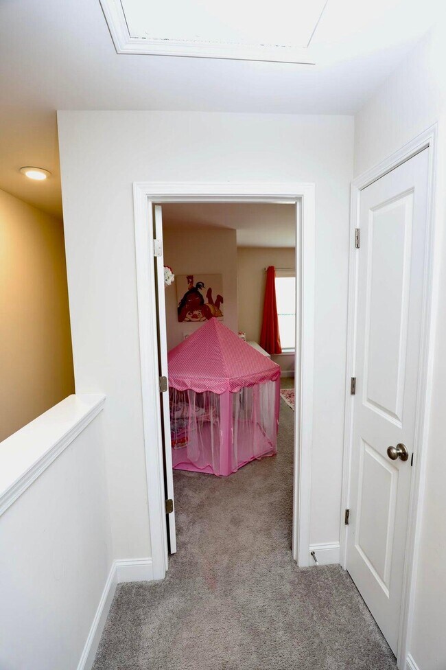 Building Photo - 835 Curlew Cir