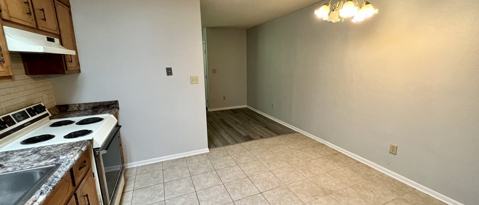 Building Photo - 2114 Hollyhill Rd