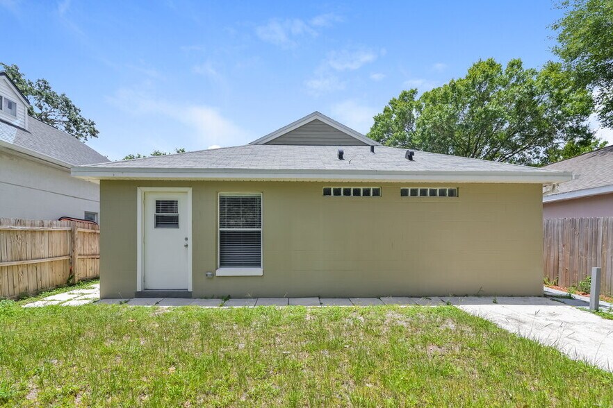 Building Photo - 305 Windford Ct