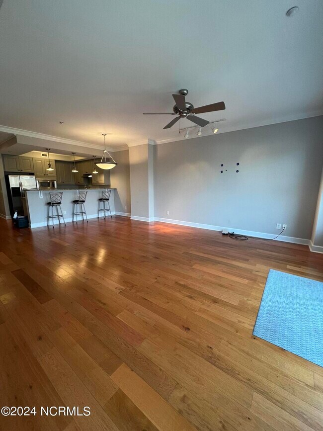 Building Photo - 124 Walnut St