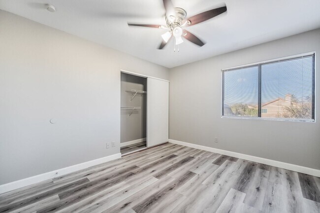 Building Photo - Stunning 4 bedroom home in Henderson with POOL!